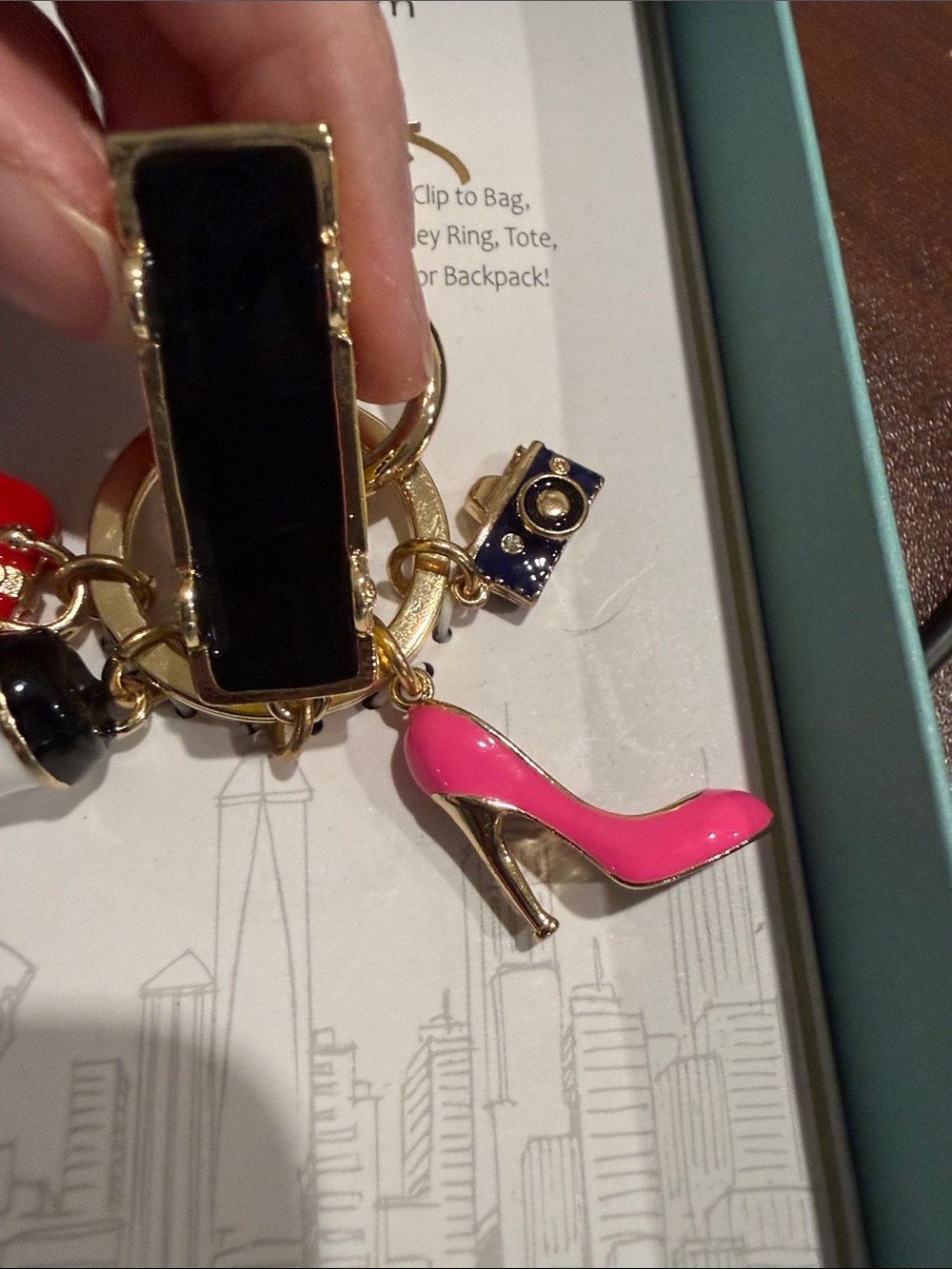 New York Charm Keyring with Pink Pump, Yellow Taxi Stone Purse &Multicolor Icons - Picture 4 of 10